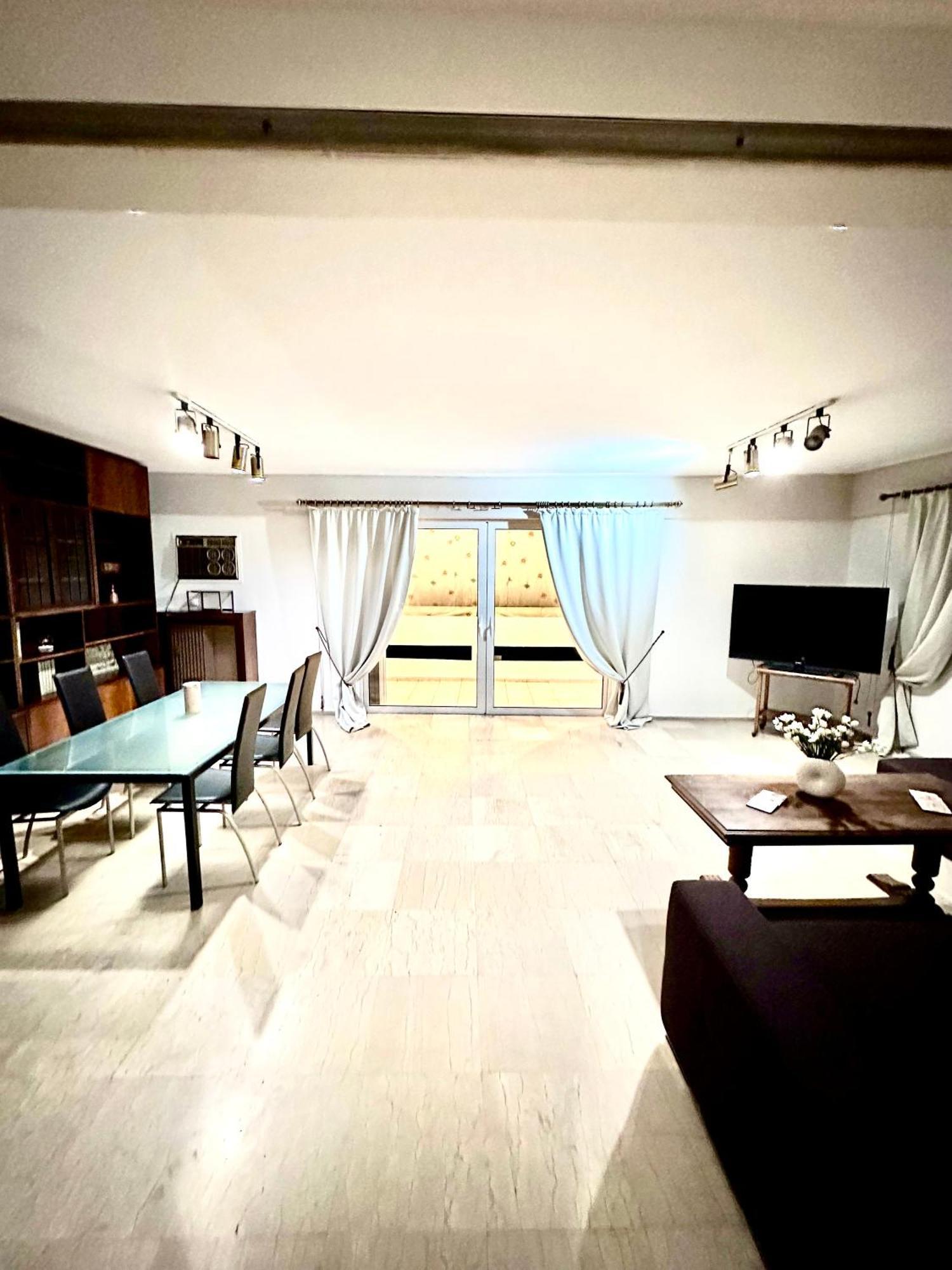 Alimos Cozy Apartment *